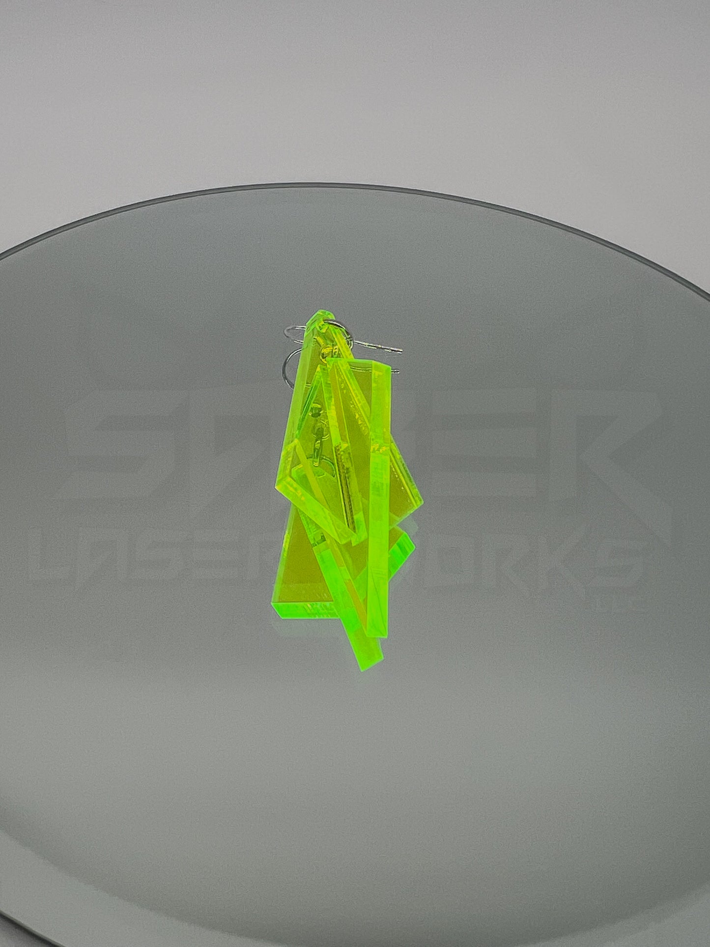 3D Kite Point Dangle Earrings