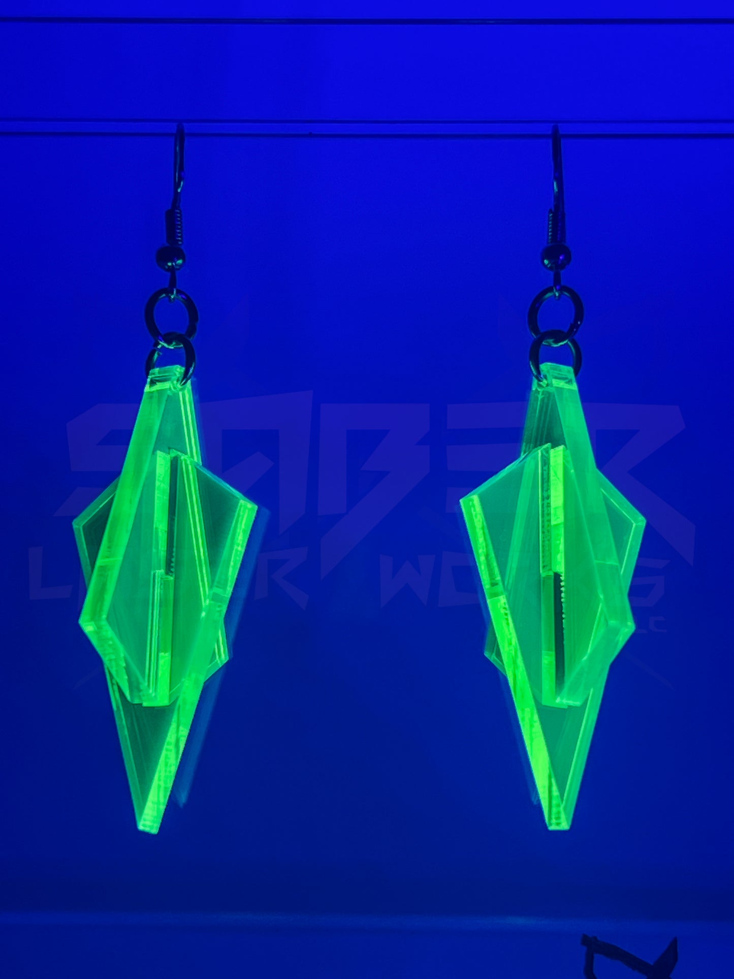 3D Kite Point Dangle Earrings