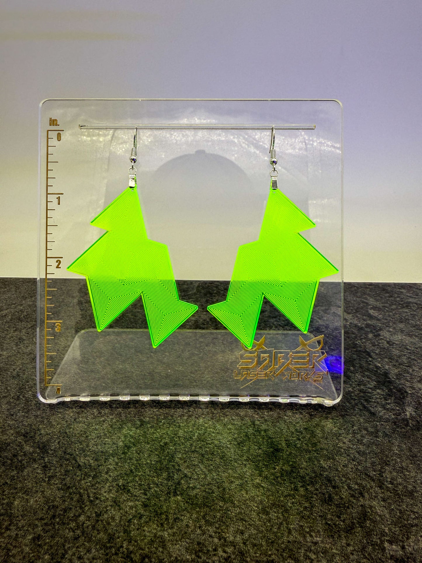 Linear Spiral Triangle Stacks - Black Light Reactive