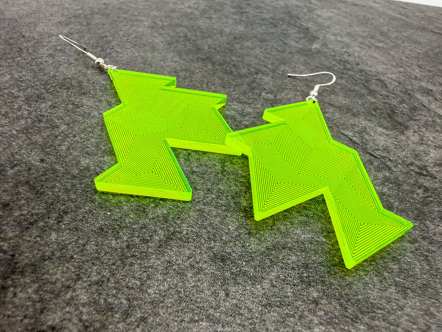 Linear Spiral Triangle Stacks - Black Light Reactive