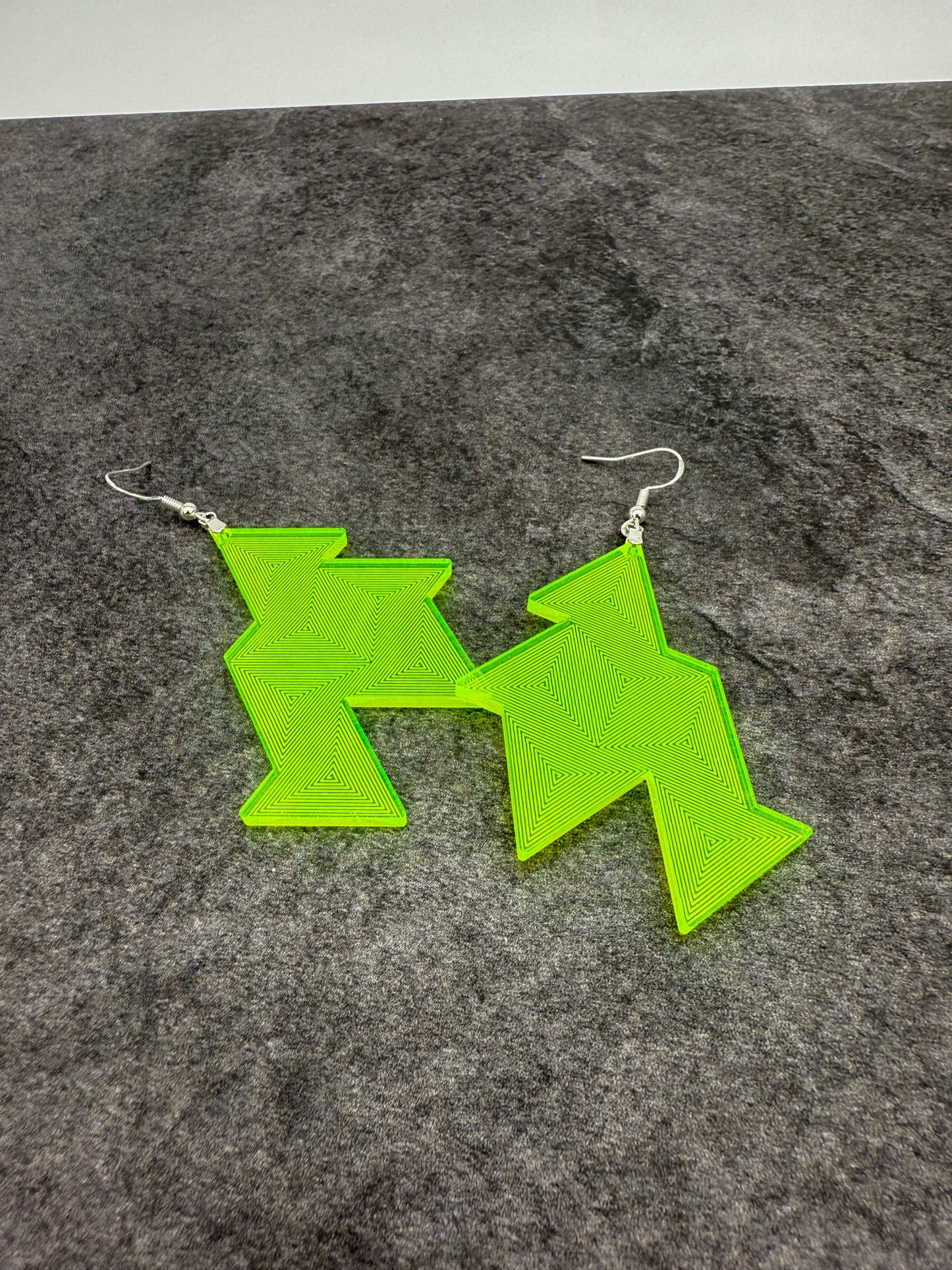 Linear Spiral Triangle Stacks - Black Light Reactive