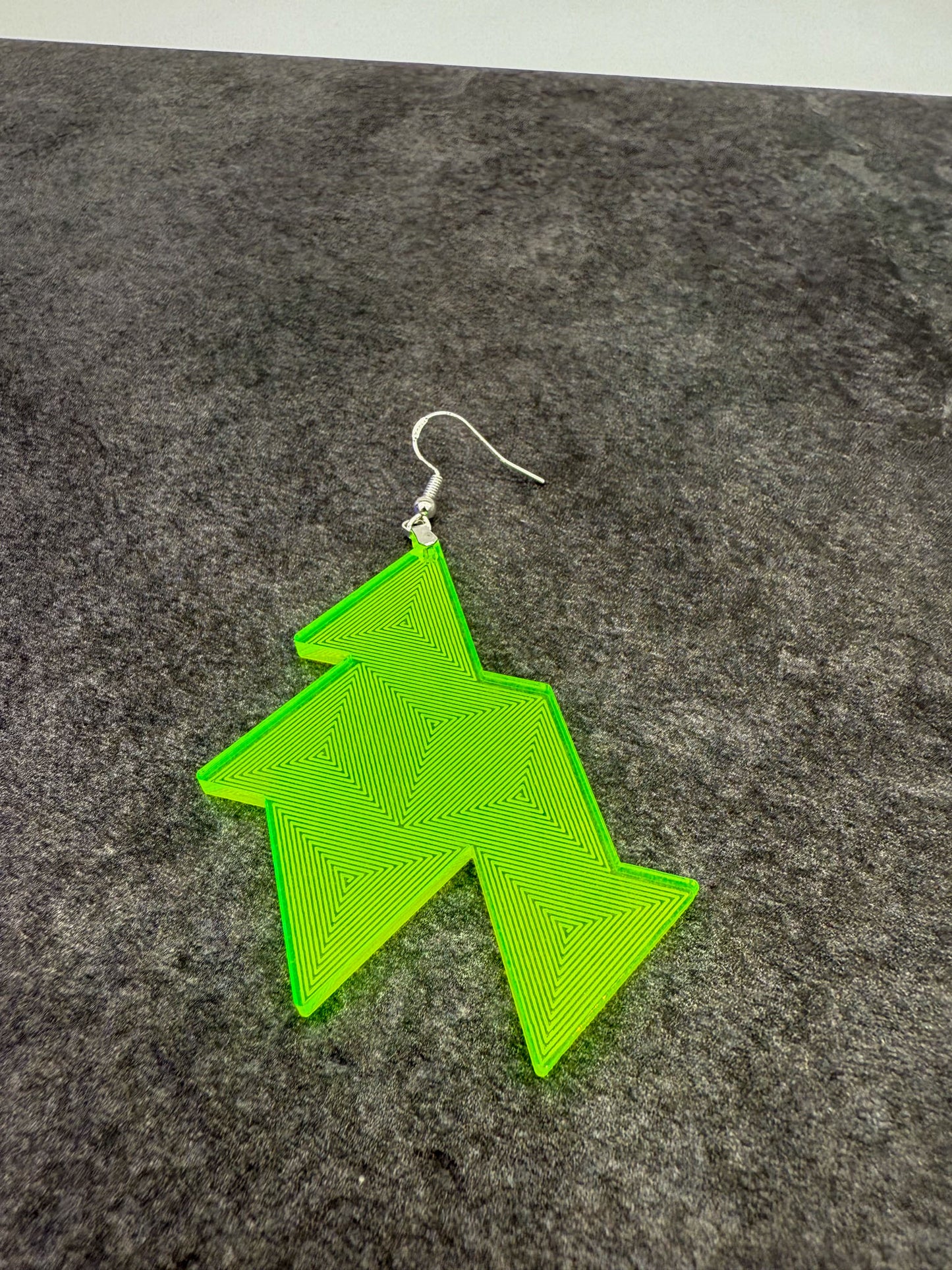 Linear Spiral Triangle Stacks - Black Light Reactive